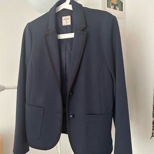 Classic Gap blazer, navy with black piping. Great with jeans and a t-shirt